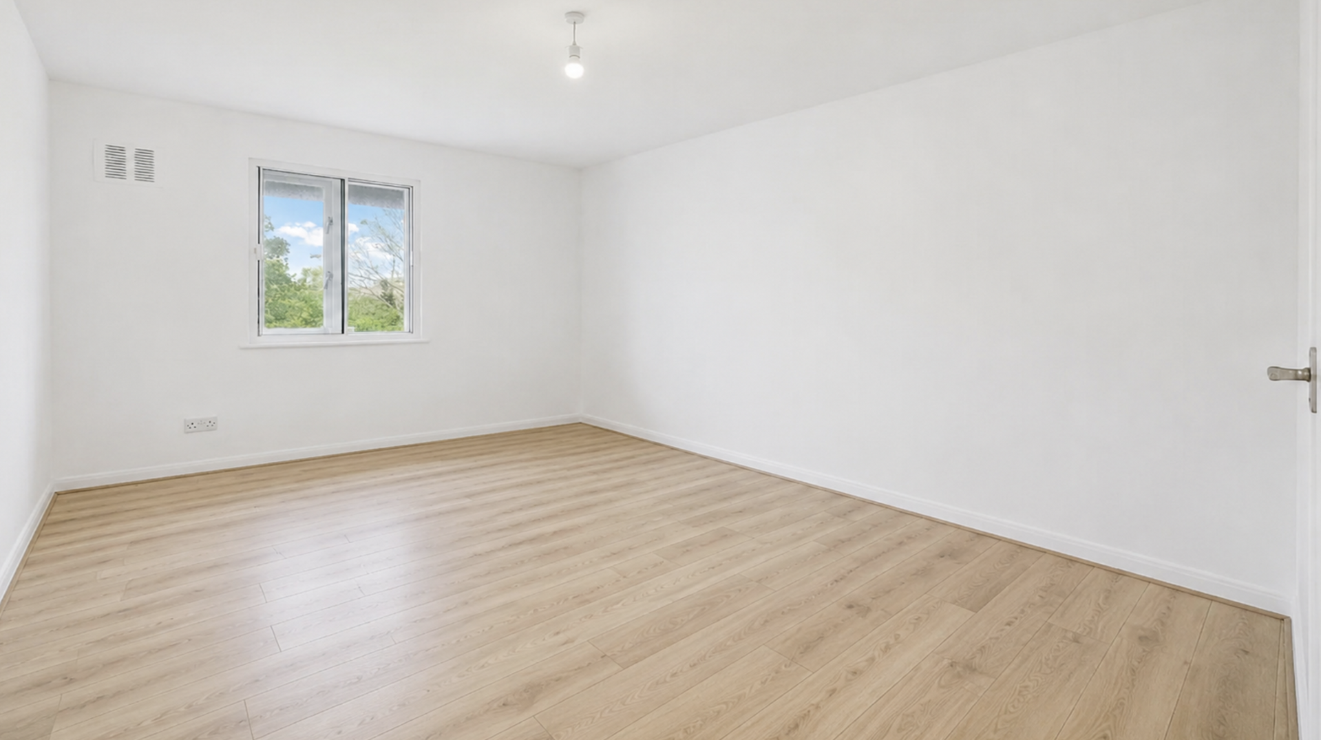 2 bed property in Lampton Road, Hounslow